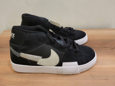 Nike Sneaker