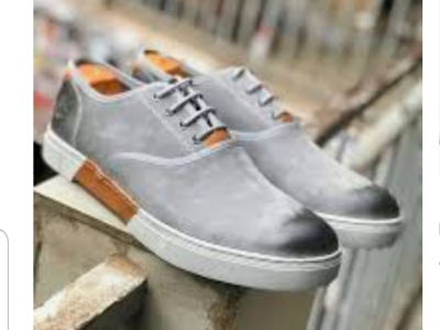 Sneakers shoes lace up