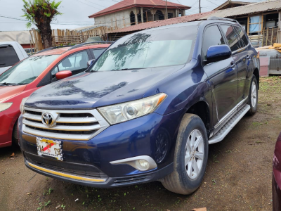 Toyota High Lander 2012