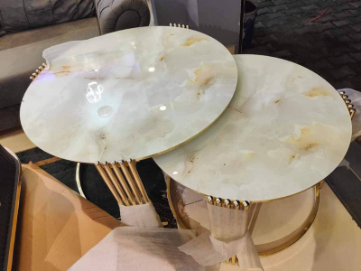 Round modern coffee side/center table