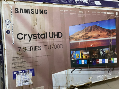 Samsung Crystal UHD 7 Séries TU700D