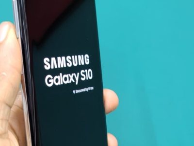 SAMSUNG GALAXY S10