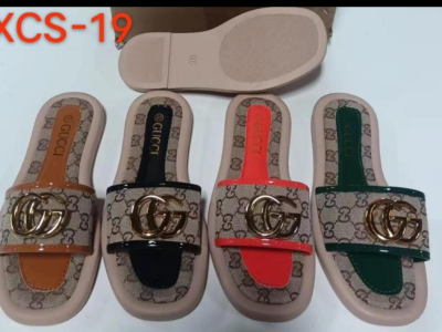 Female fashion leather slippers