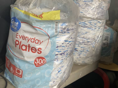 Disposable plates. 300 plates in a stack. Price=10k