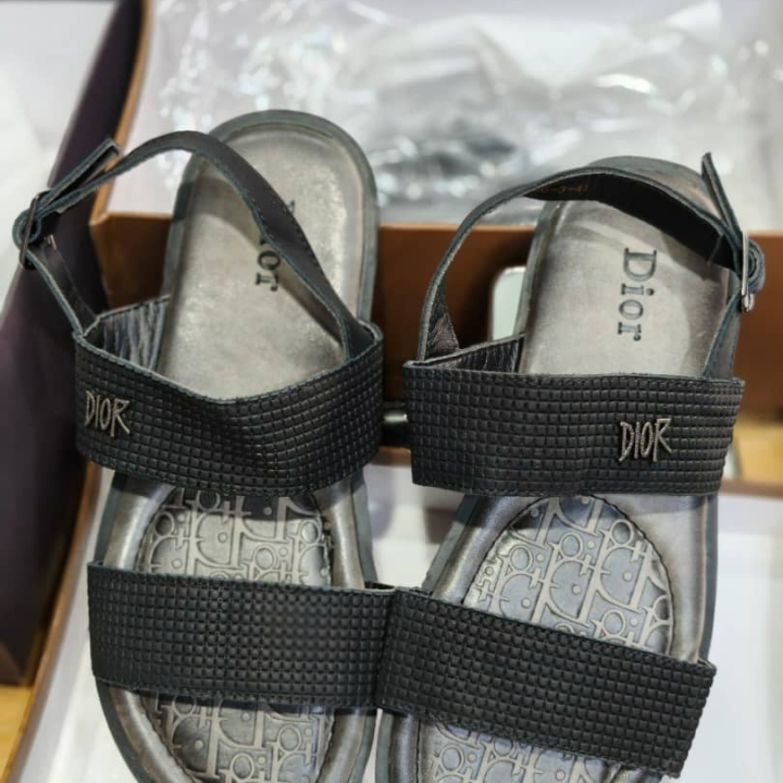 Chaussure, pied nu Homme, sandale en cuir