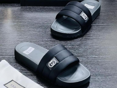 Male leather slippers
