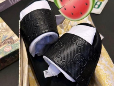 Male leather slippers