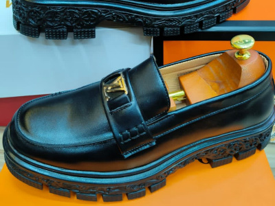 Male fashion shoes