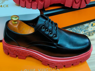 Male fashion shoes
