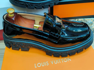 Male fashion shoes