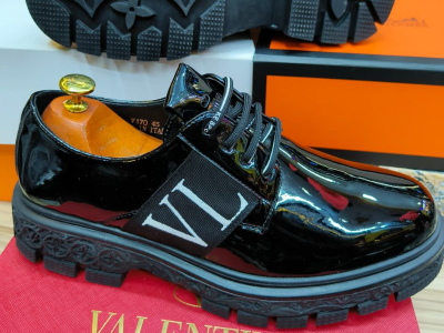 Male fashion shoes