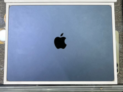 Macbook ? AIR  M2 chip  2022 256/8gb