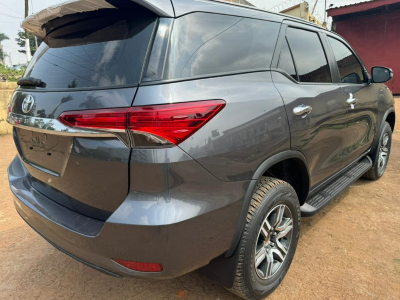 Toyota Fortuner 2023