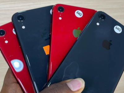IPHONE XR 64 GIG