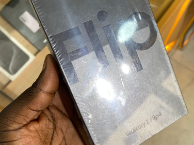 SAMSUNG GALAXY Z FLIP 4