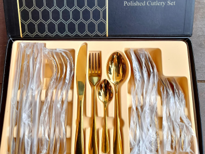 Polished cutlery set (coffret de cuilleres de service prestige)