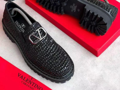 Shoe
