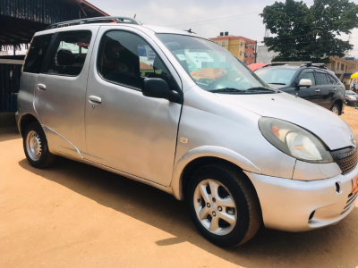 YARIS VERSO