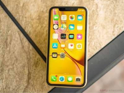 iphone XR	64GB