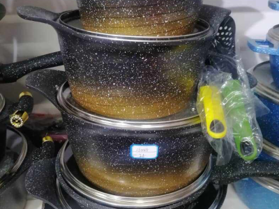 set of pots