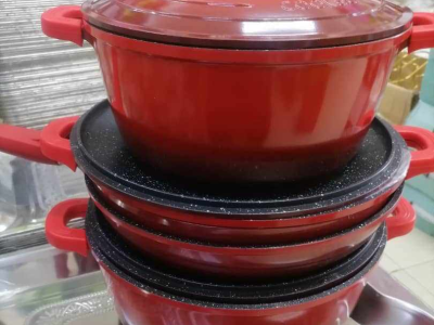 set of pots