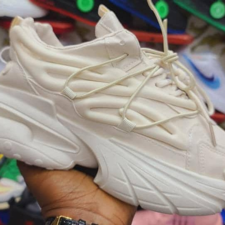 tennis blanche