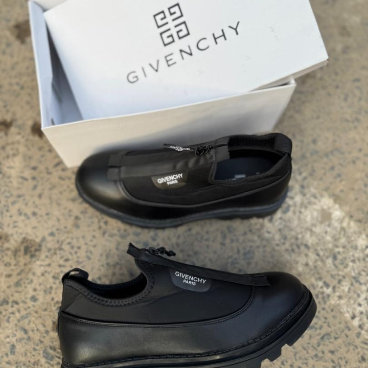 Fashion shoes