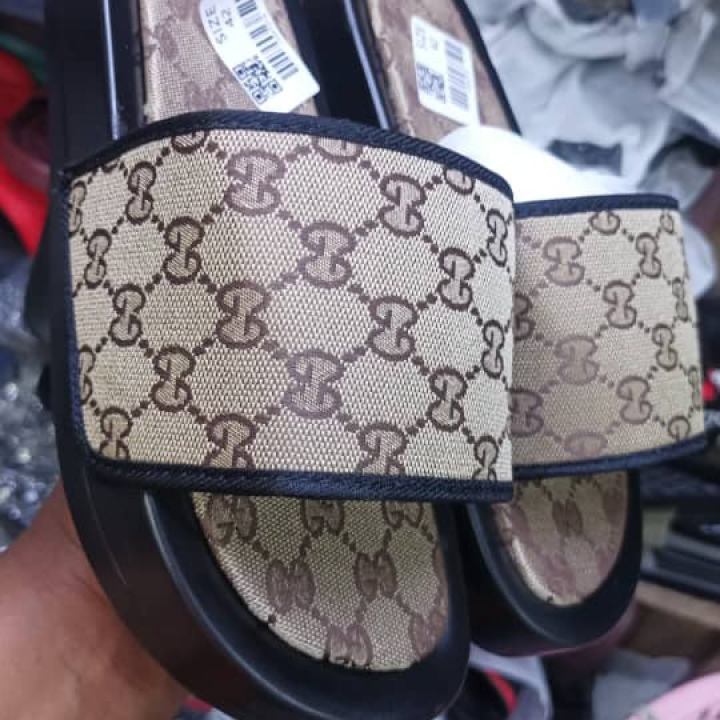 Gucci slippers