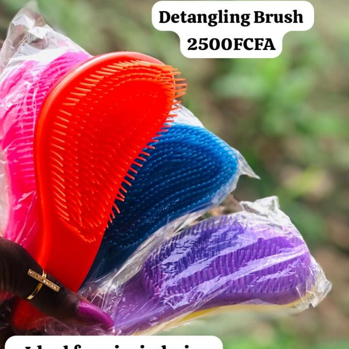 Detangling brush(afro hair)