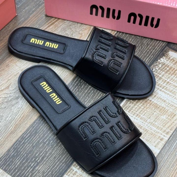slippers