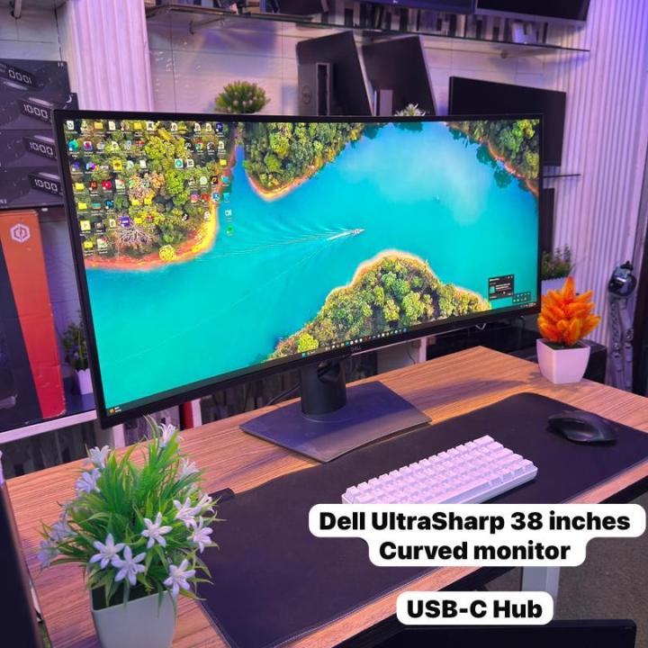 Dell UltraSharp 38 inches Curved monitor   USB-C Hub  Model: U3824DW  4k display