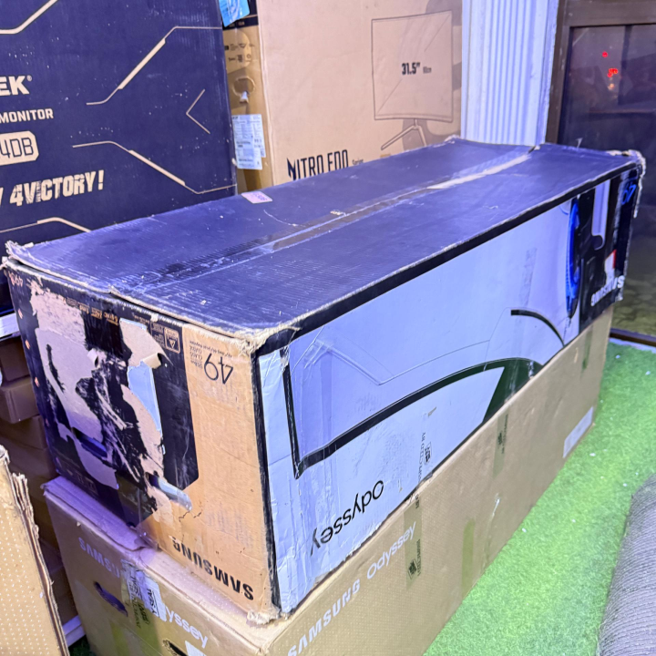 SAMSUNG ODYSSEY G9 49inch GAMING MONITOR NEW SEALED