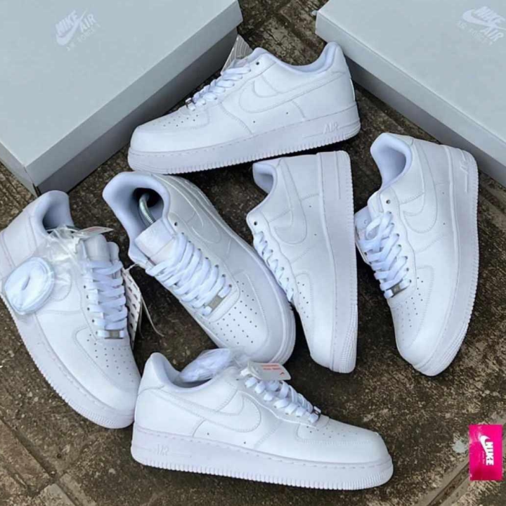 tennis blanche