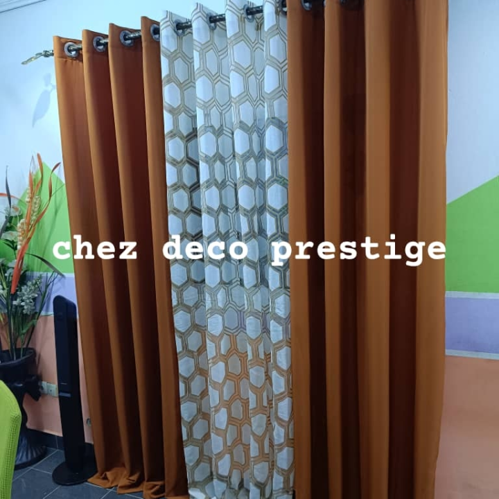 ensemble de trois rideaux