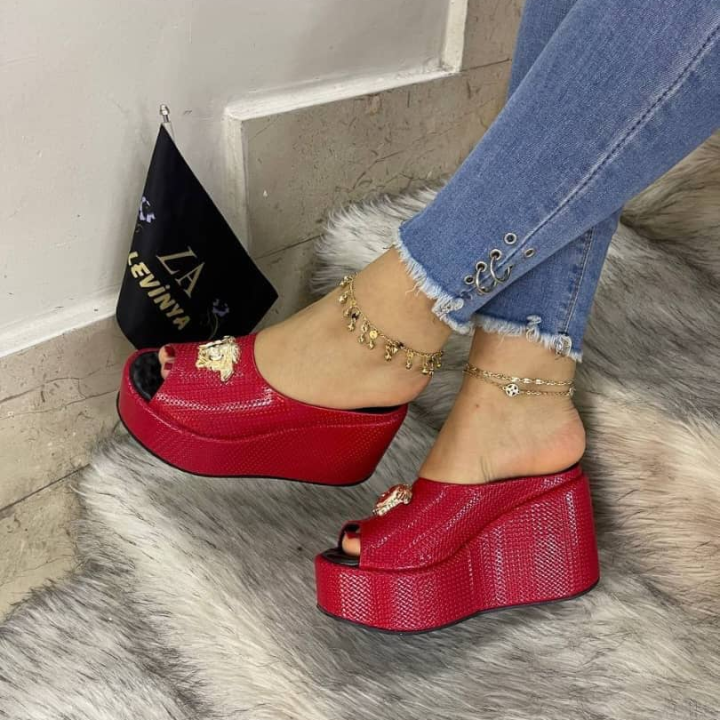Ladies open toe shoe
