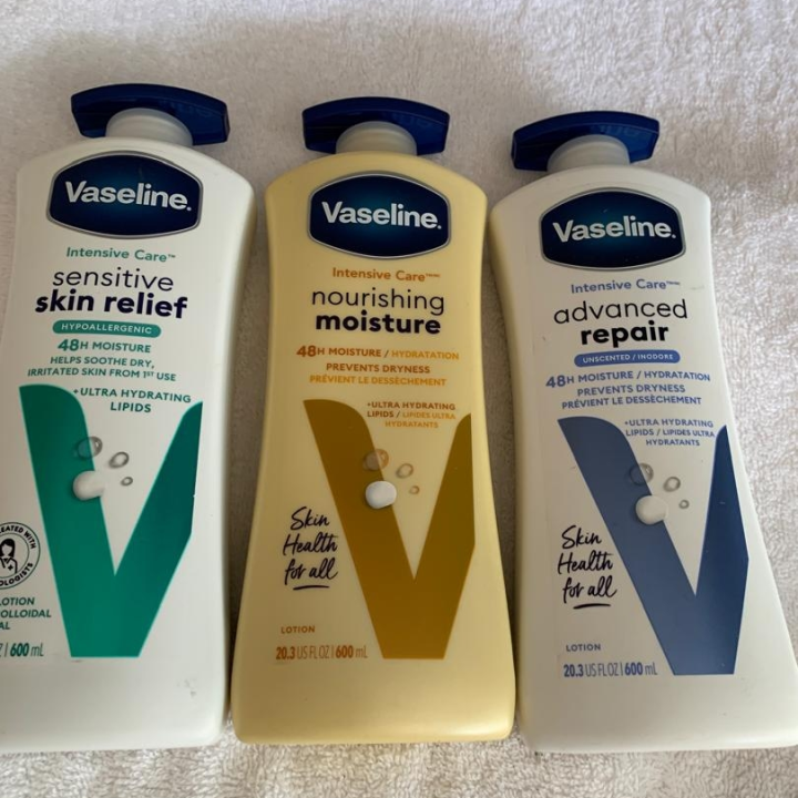 Vaseline Nourishing Moisture