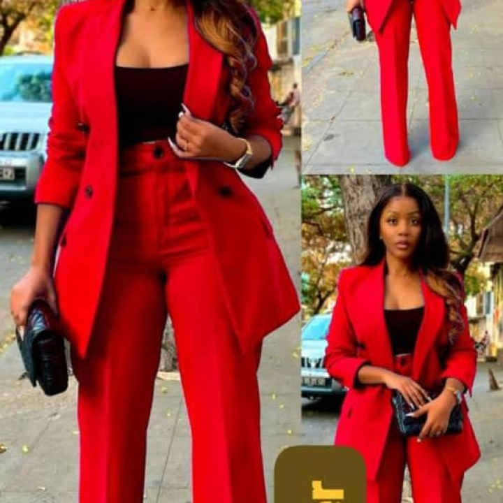 tailleur femme couleur rouge