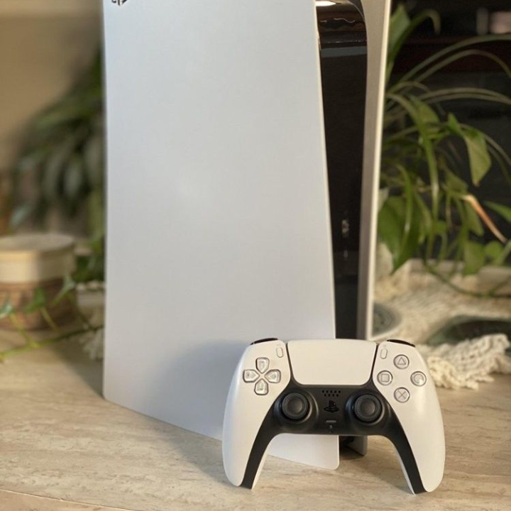 PlayStation 5  ONE controller