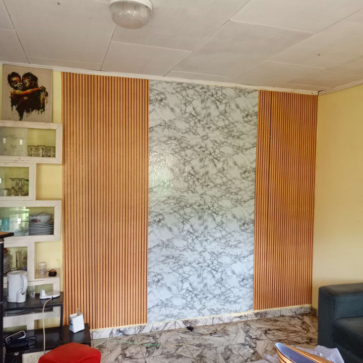 Décoration intérieure à l'usage des papiers adhésif
