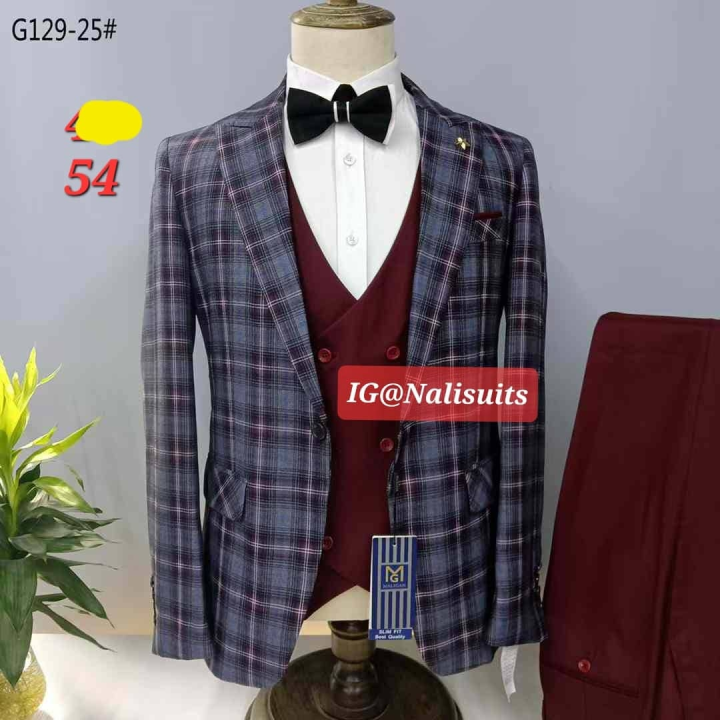 costume carelé bleu et bordeaux