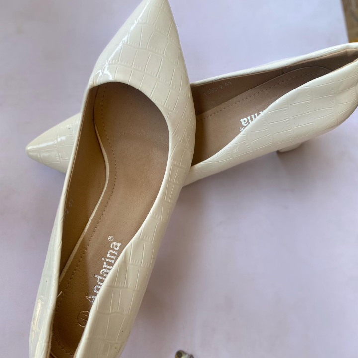 Andarina  shoes from Dubai
