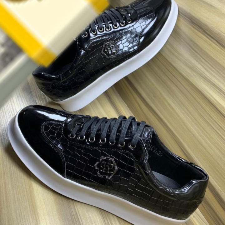 chaussures en cuir noir pour homme