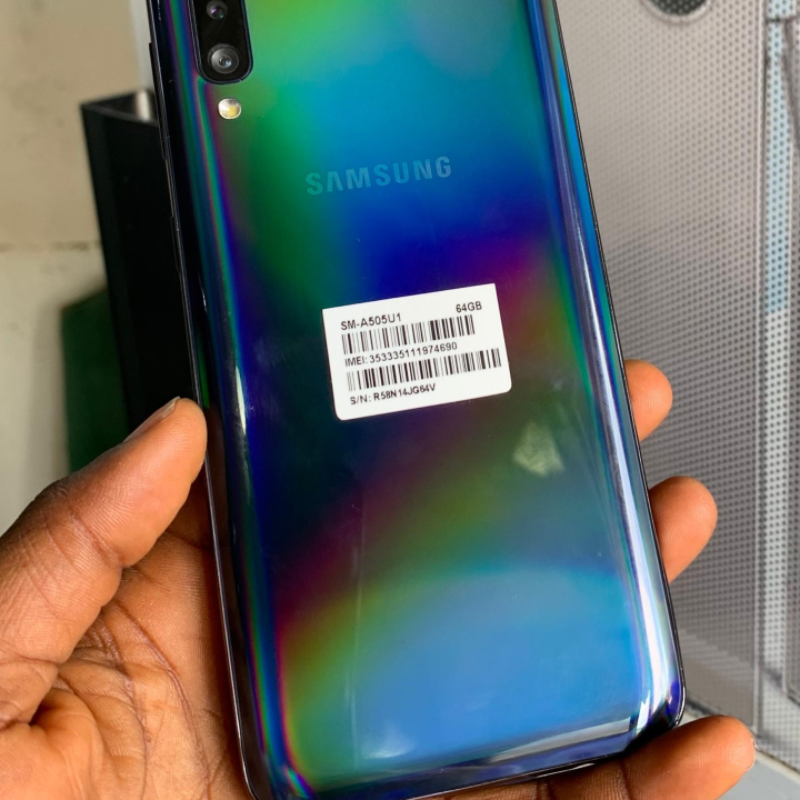 Galaxy A50…….64gb…..90k
