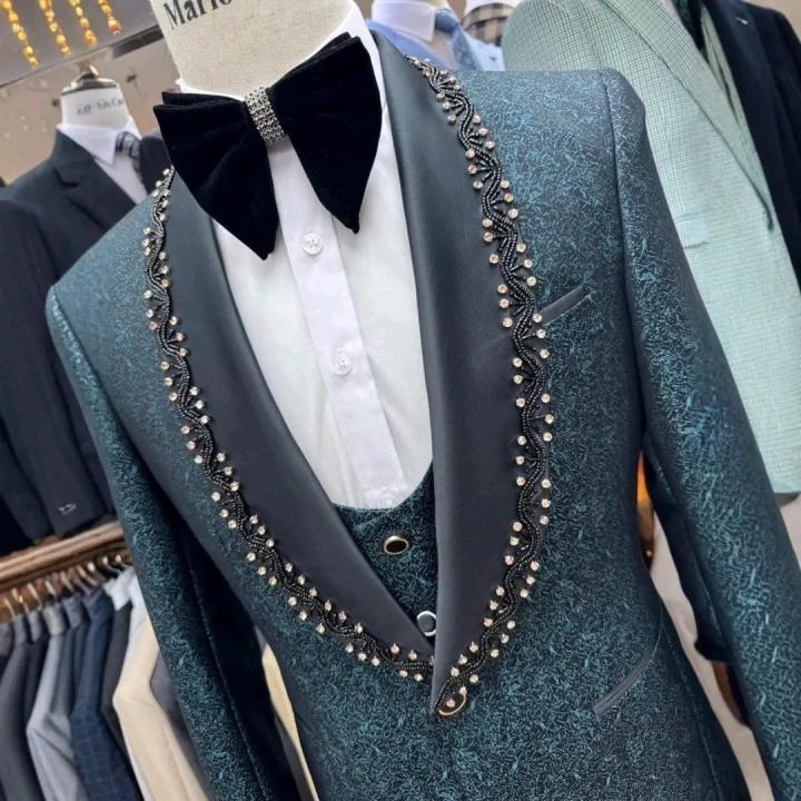 m’ens suit