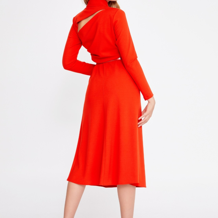 long sleeves short gown