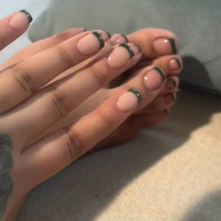 nails