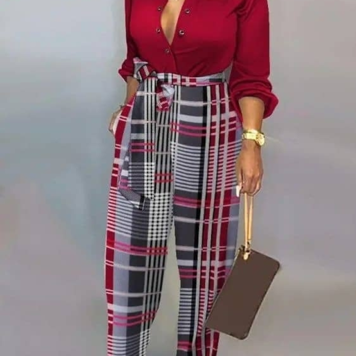 ensemble femme (pantalon carrelé haut rouge)