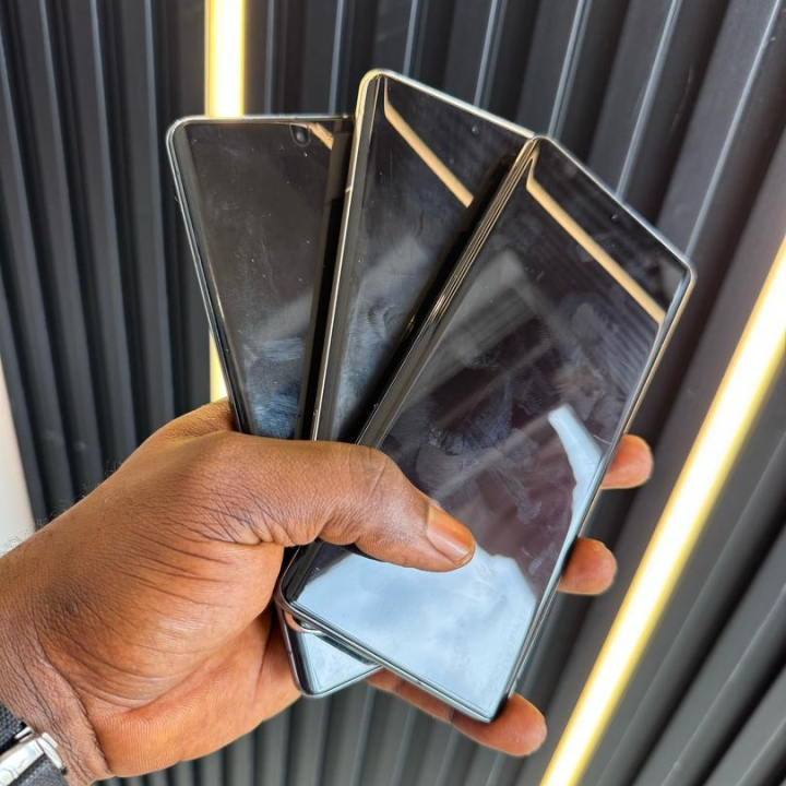 Google pixel 7 pro …
128 gig 
170k