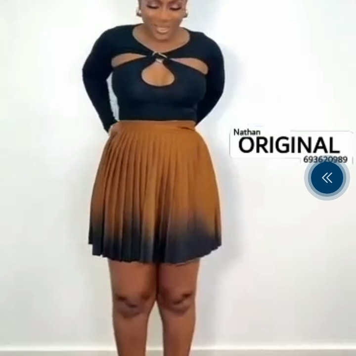 ensemble femme ( jupe porte feuille et t-shirt)