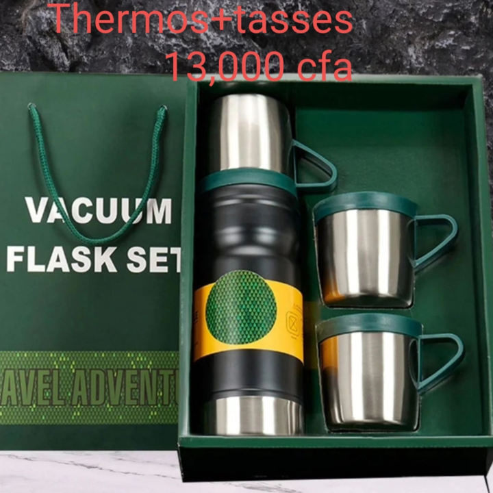 Thermos + deux tasses,le tout dans un emballage de qualité